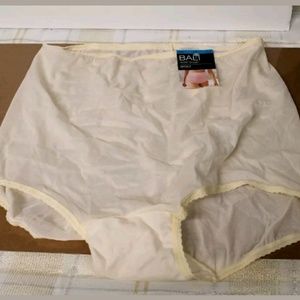 Bali Intimates & Sleepwear - VTG Women's 2xl White Bali Skimp Skamp Brief Panty Bali Intimates & Sleepwear - VTG Women's 2xl White Bali Skimp Skamp Brief Panty